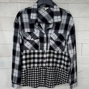 Easel Black and White Checkered Flannel Shirt Size Small